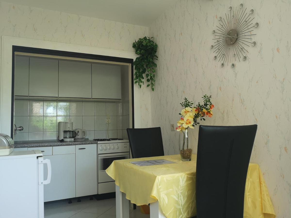 חוואר Apartments & Rooms Anita מראה חיצוני תמונה