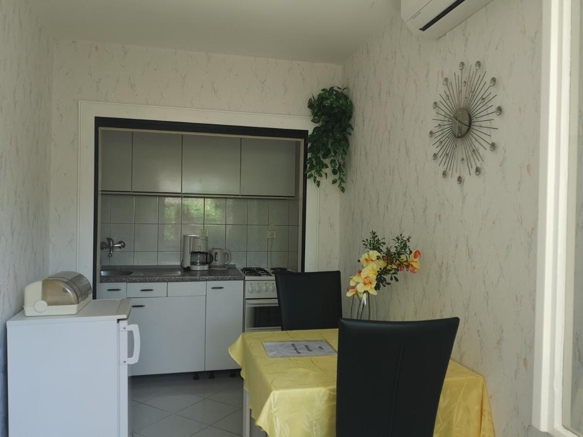 חוואר Apartments & Rooms Anita מראה חיצוני תמונה