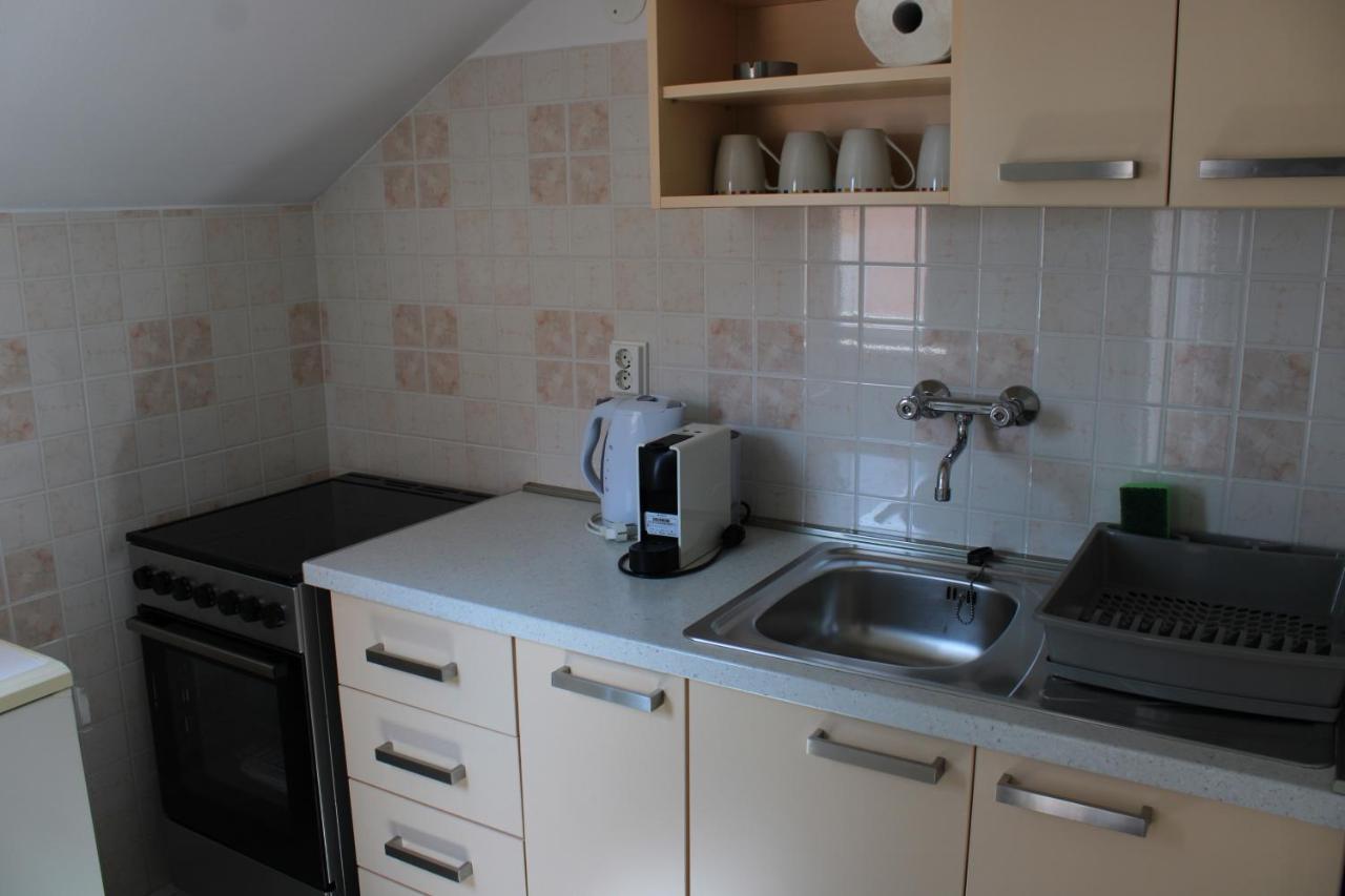 חוואר Apartments & Rooms Anita מראה חיצוני תמונה
