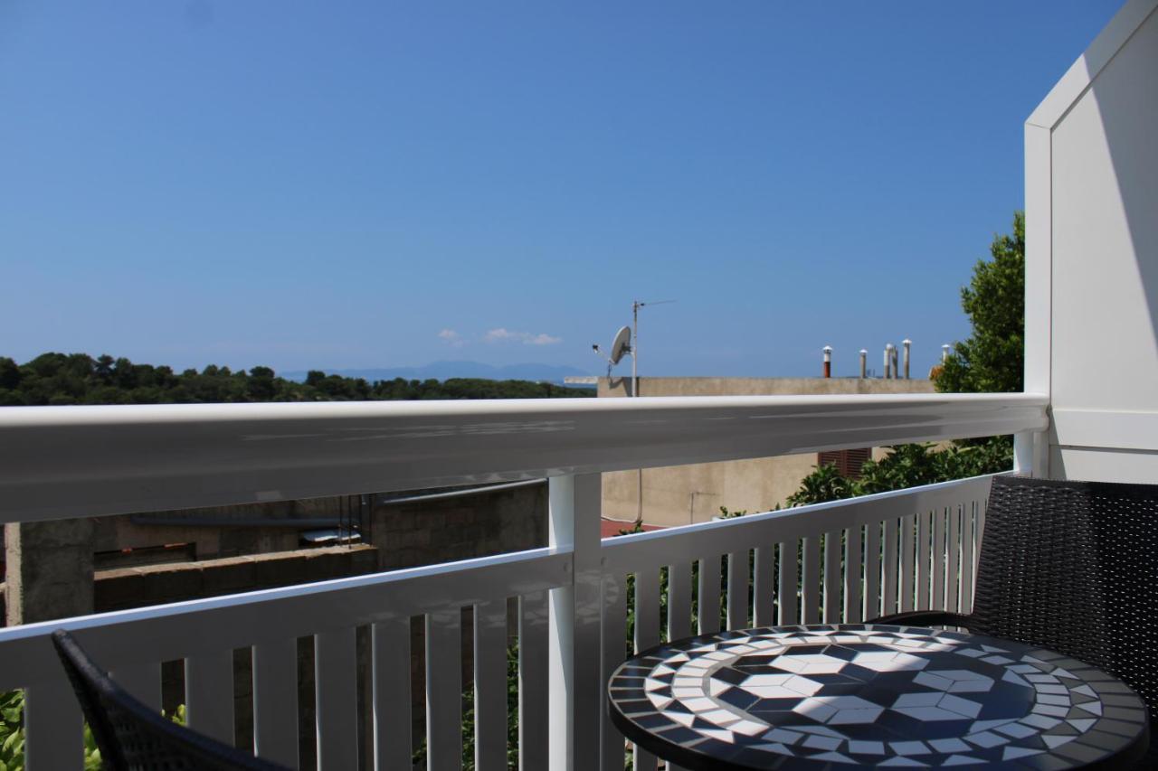 חוואר Apartments & Rooms Anita מראה חיצוני תמונה