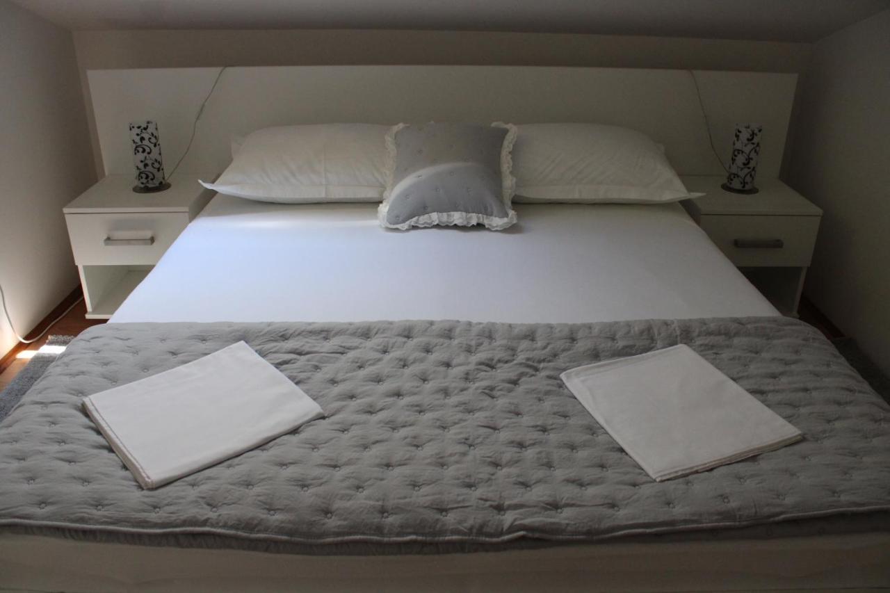 חוואר Apartments & Rooms Anita מראה חיצוני תמונה