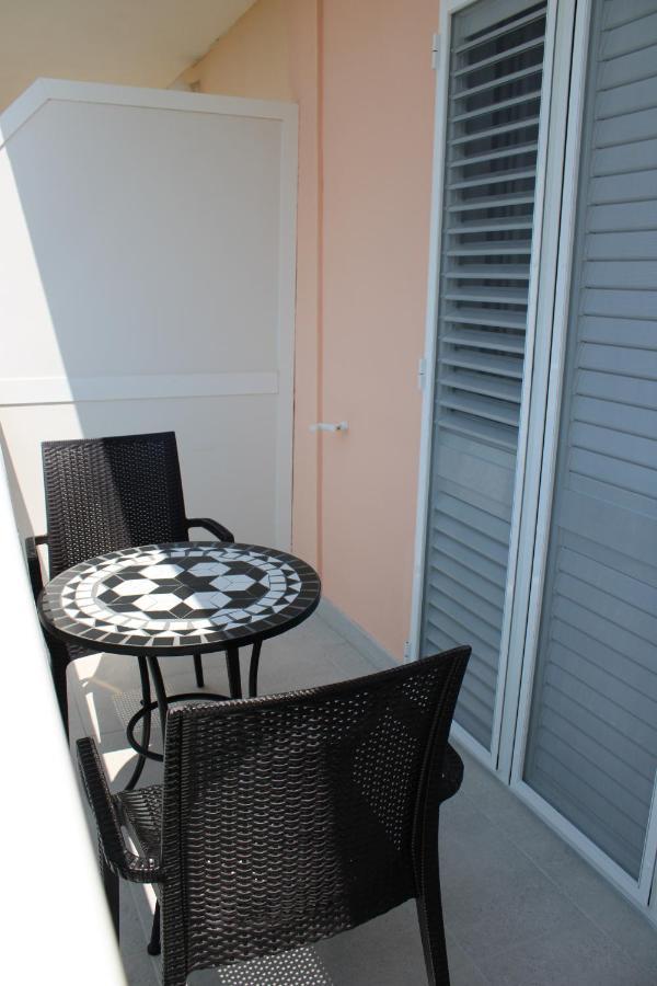 חוואר Apartments & Rooms Anita מראה חיצוני תמונה