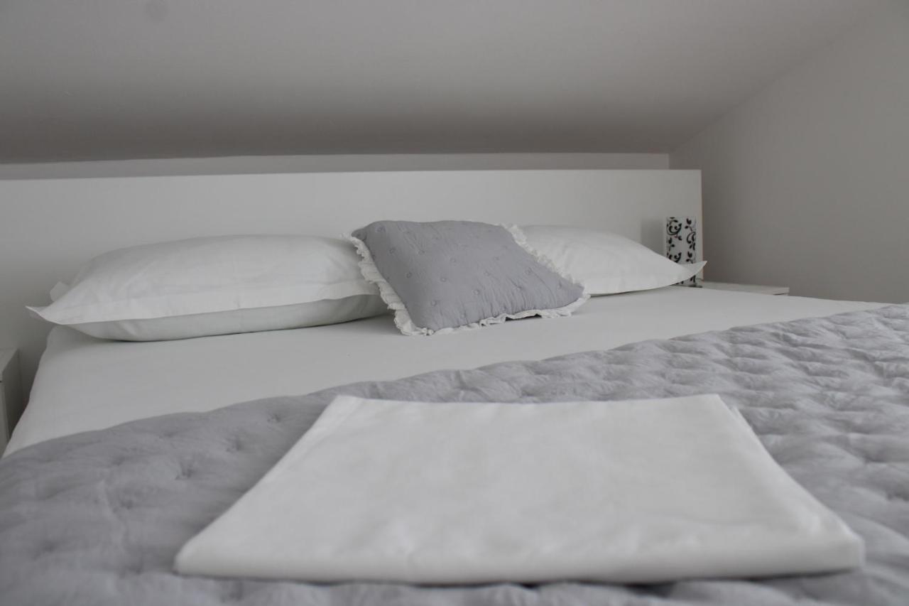 חוואר Apartments & Rooms Anita מראה חיצוני תמונה