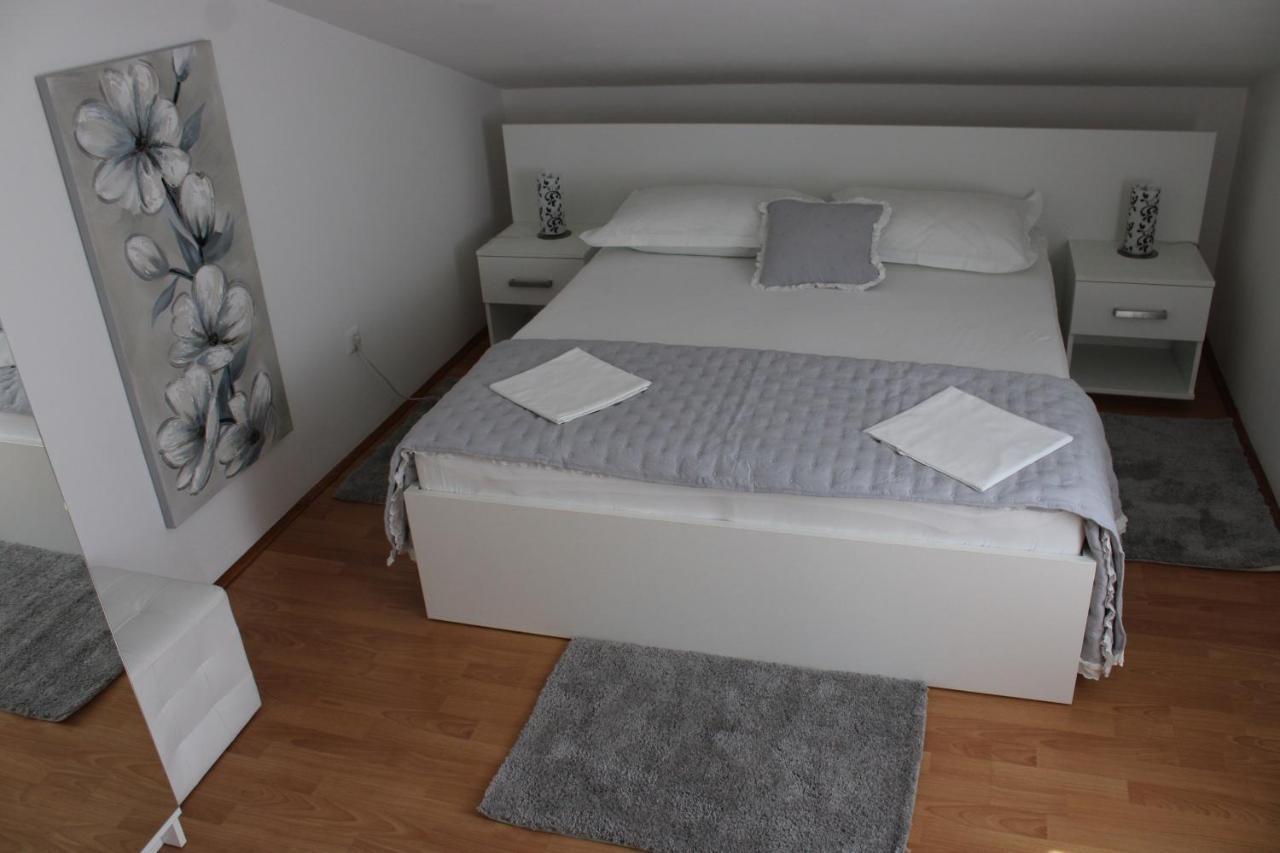 חוואר Apartments & Rooms Anita מראה חיצוני תמונה
