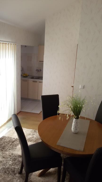 חוואר Apartments & Rooms Anita מראה חיצוני תמונה